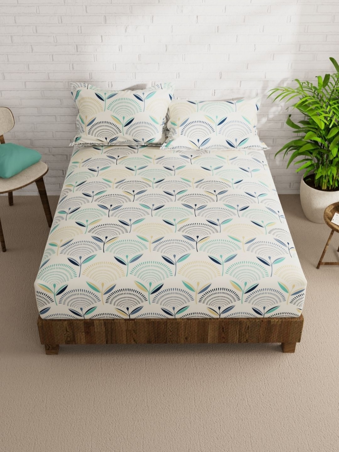 

KOPA White & Green 152 TC Queen Bedsheet with 2 Pillow Covers