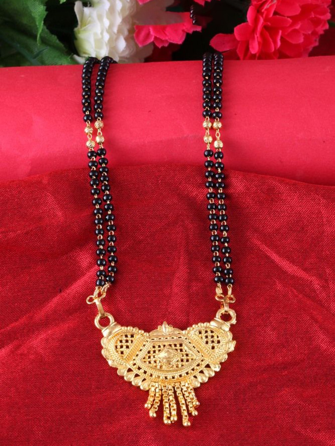 

DIVASTRI Gold-Plated Artificial Beads Mangalsutra