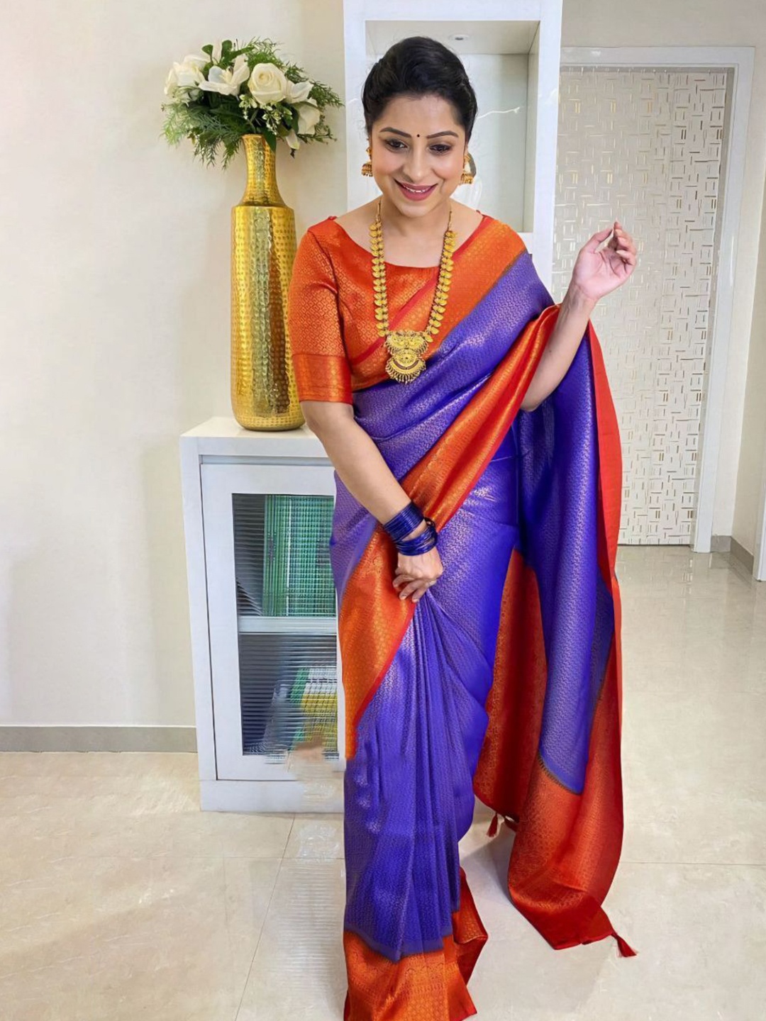

Wuxi Woven Design Zari Pure Silk Banarasi Saree, Blue