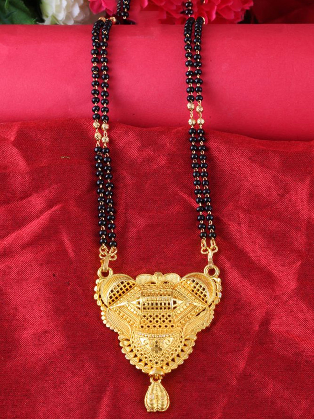

DIVASTRI Gold-Plated Artificial Beads Mangalsutra