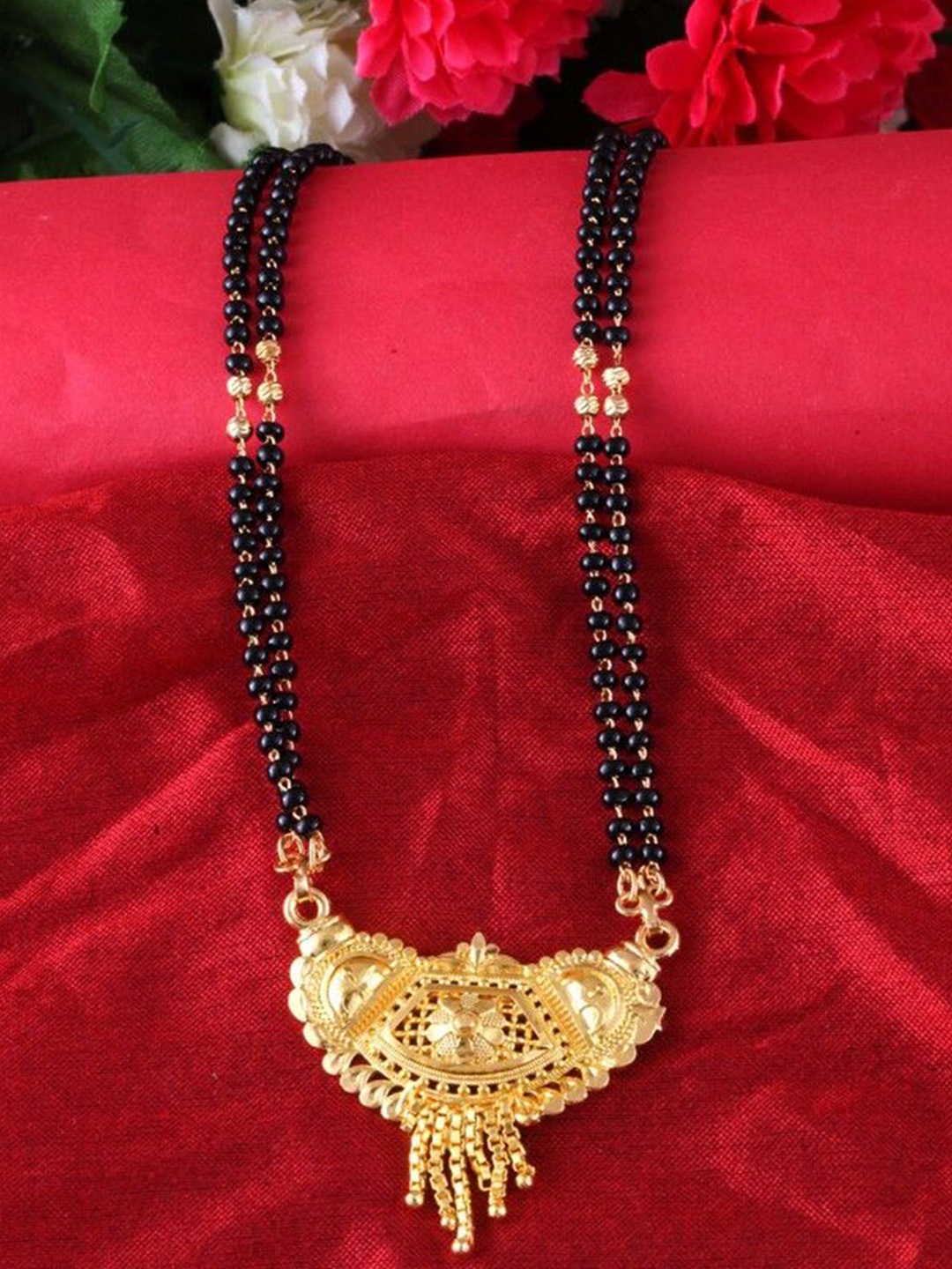 

DIVASTRI Gold-Plated Artificial Beads Mangalsutra