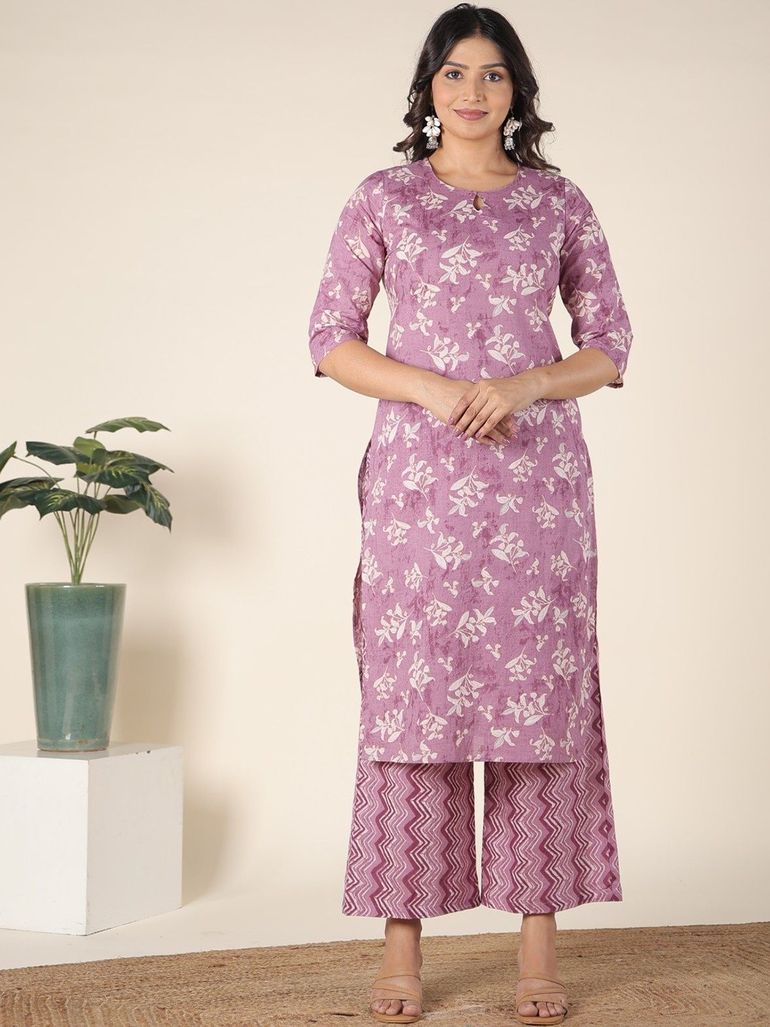 

Aramya Women Floral Printed Regular Pure Cotton Kurta with Palazzos, Pink