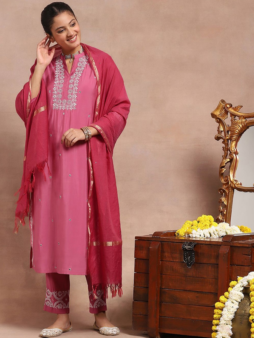 

House of Chikankari Chikankari Woven Kurta Set, Pink