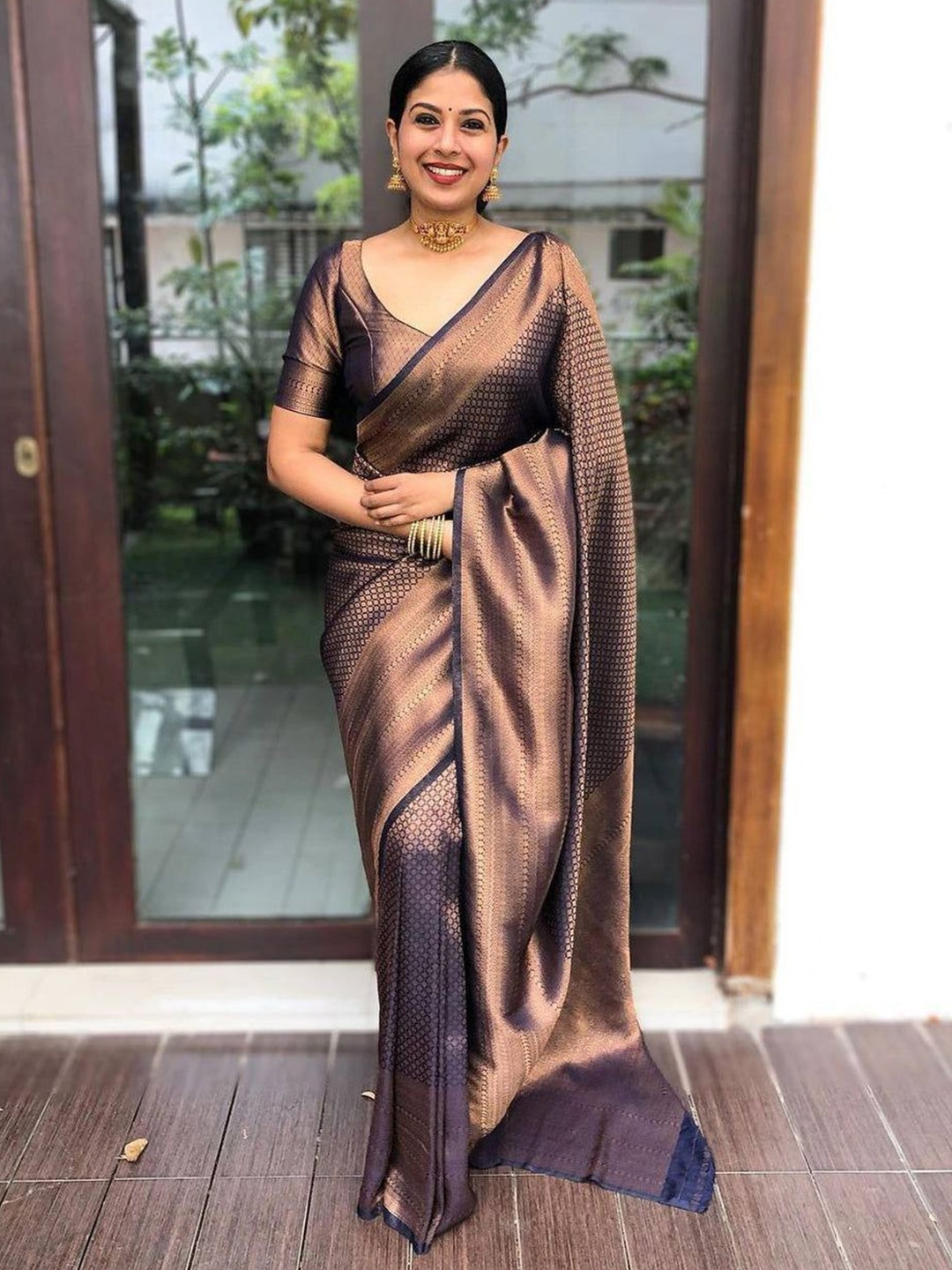 

Wuxi Woven Design Zari Pure Silk Banarasi Heavy Work Saree, Navy blue