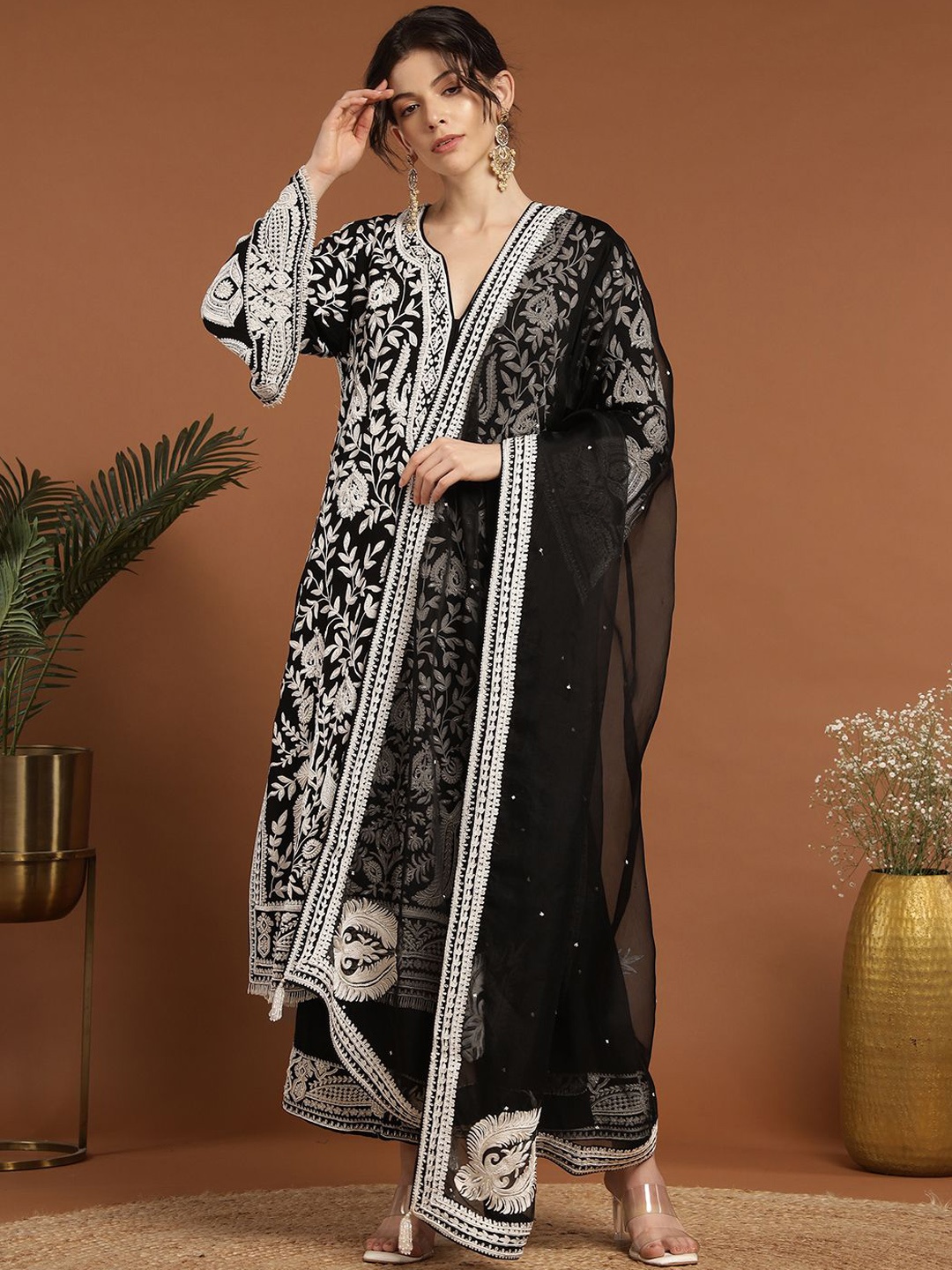 

RIRASA Women Embroidered Regular Kurta with Trousers & With Dupatta, Black