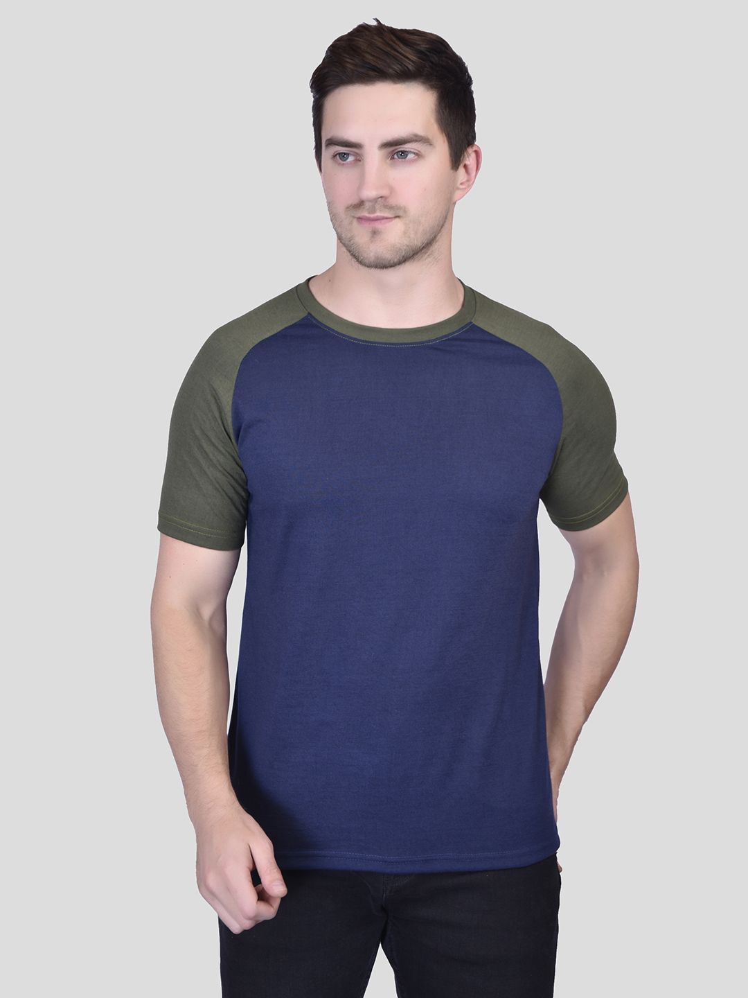 

KaamBhari Men Colourblocked T-shirt, Navy blue