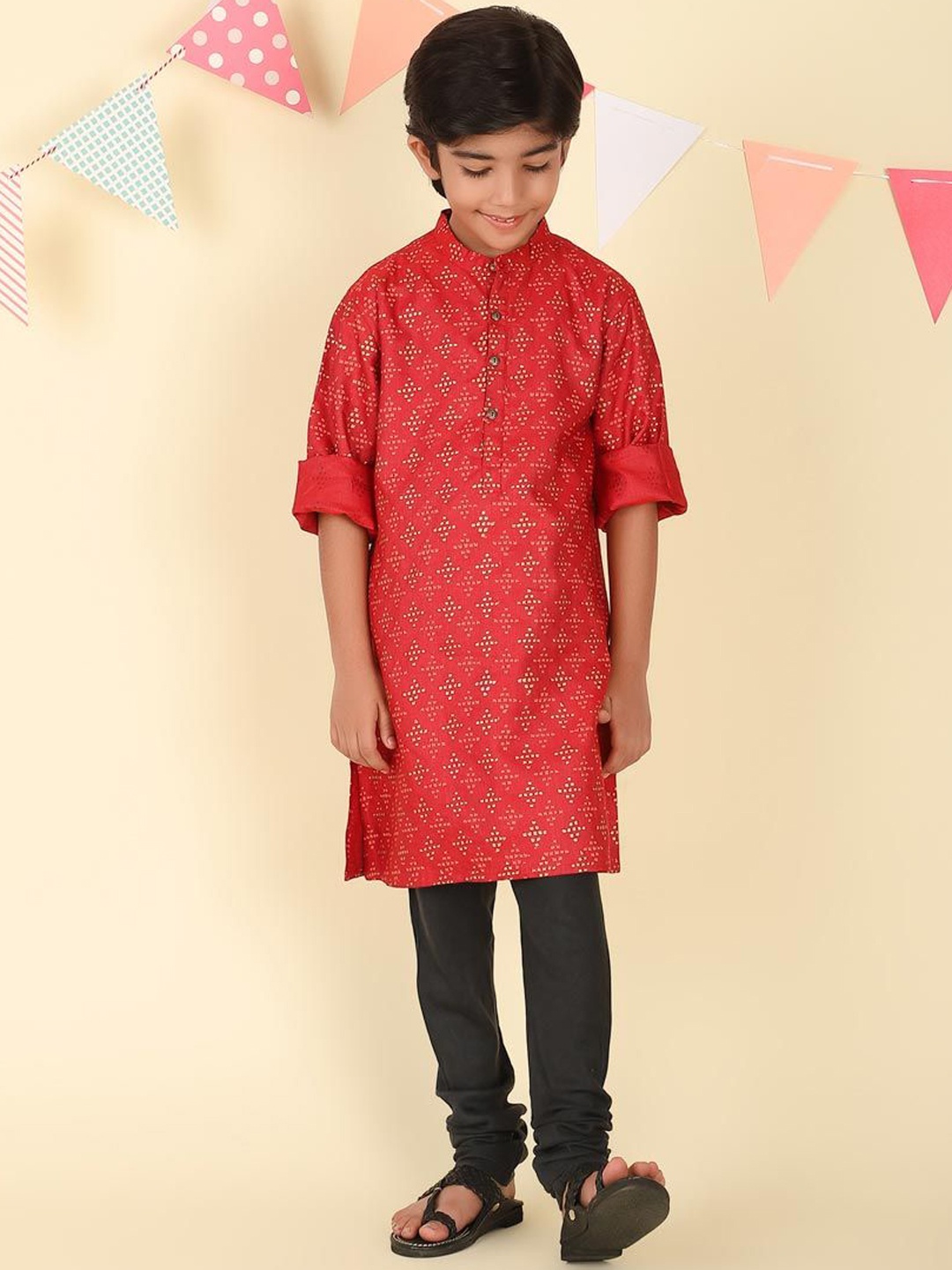 

Fabindia Boys Ethnic Motifs Printed Flared Sleeves Thread Work Kurta, Red