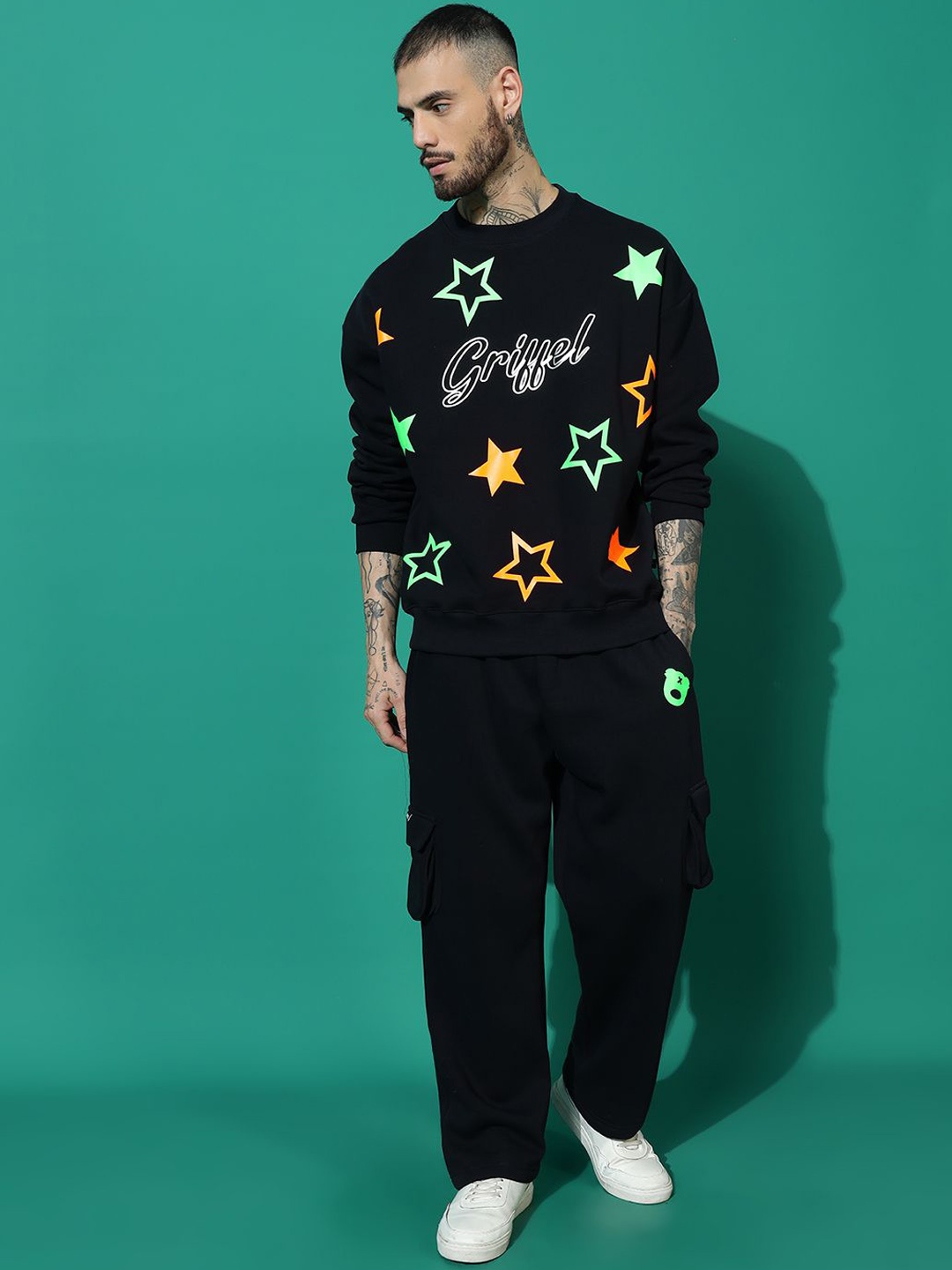 

GRIFFEL Men Graphic Printed Oversized Sweatshirt & Trackpants, Black