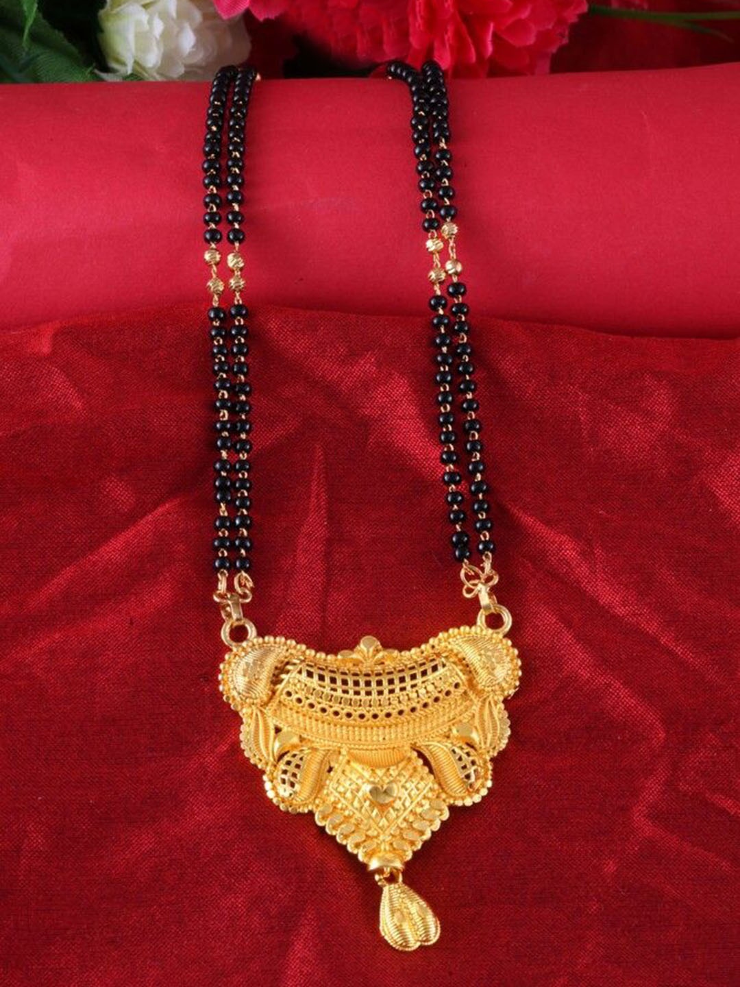 

DIVASTRI Gold-Plated Artificial Beads Mangalsutra