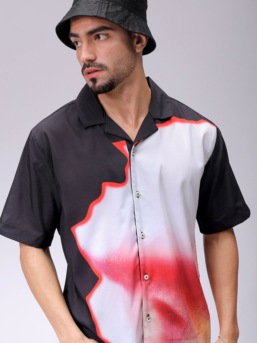 

The Indian Garage Co Men Oversized Graphic Printed Resortwear Shirt, Black