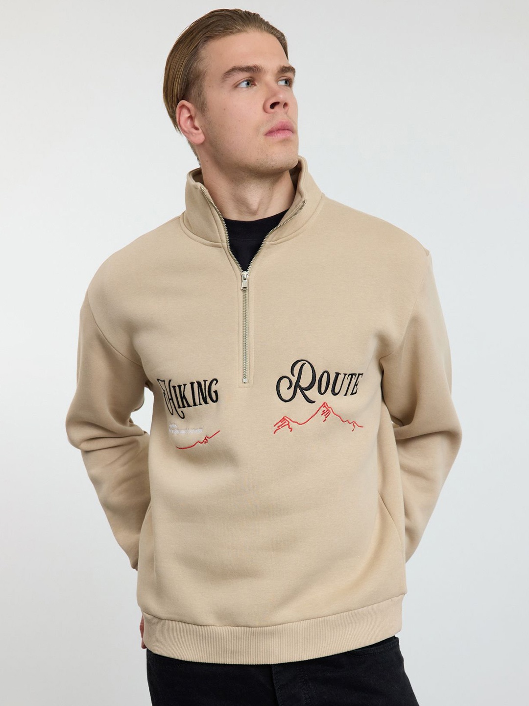 

Trendyol Men Printed Sweatshirt, Na
