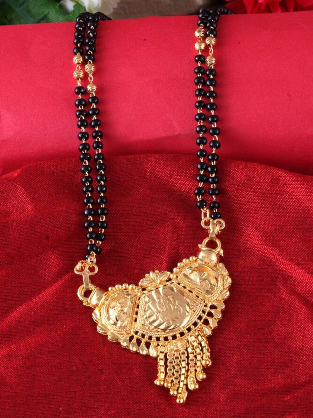 

DIVASTRI Gold-Plated Artificial Beads Mangalsutra