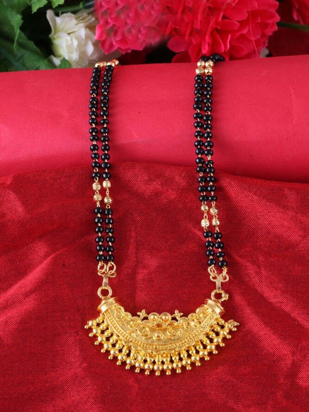 

DIVASTRI Gold-Plated Artificial Beads Mangalsutra