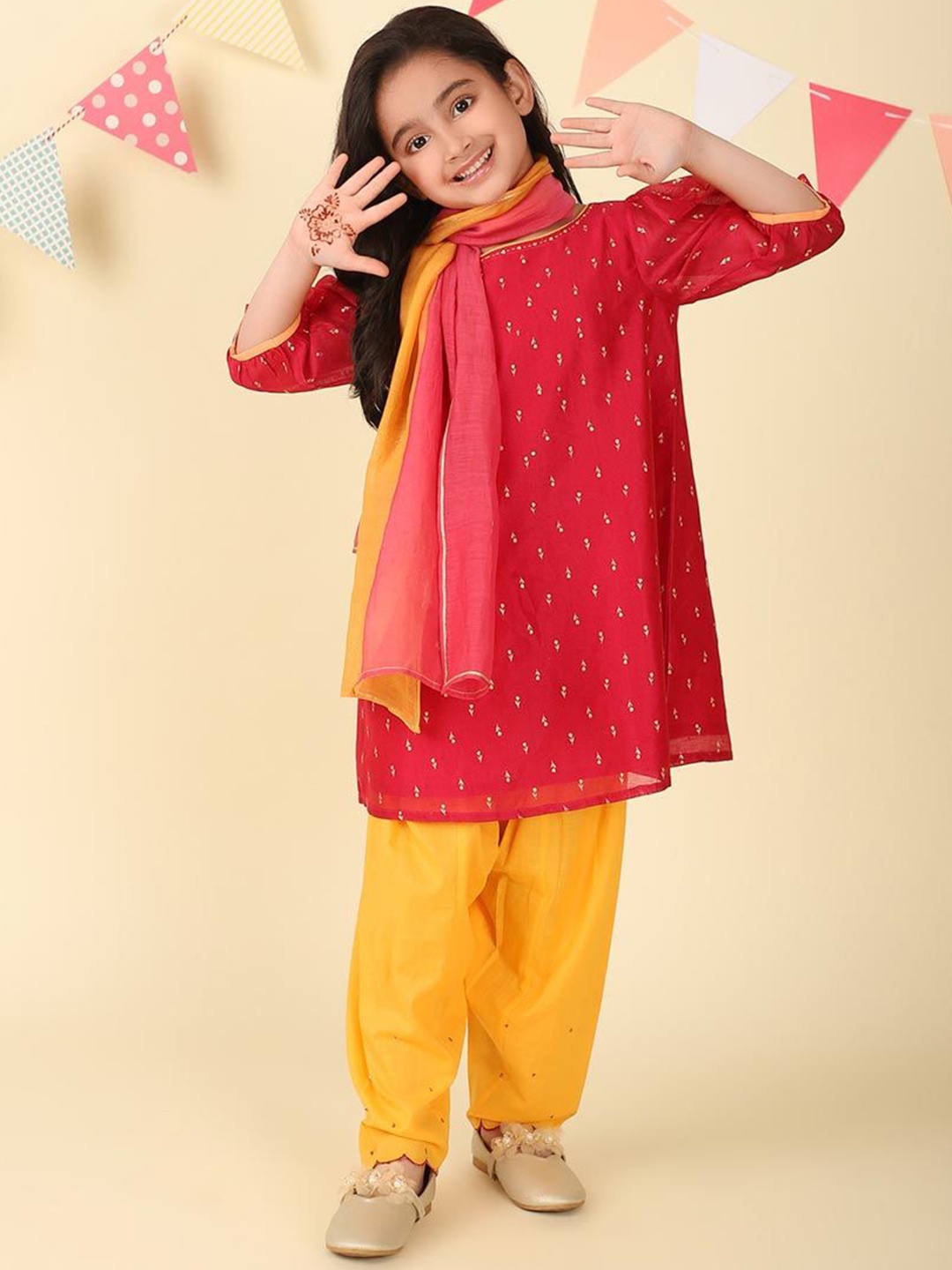 

Fabindia Girls Printed Regular Kurta with Salwar & With Dupatta, Pink