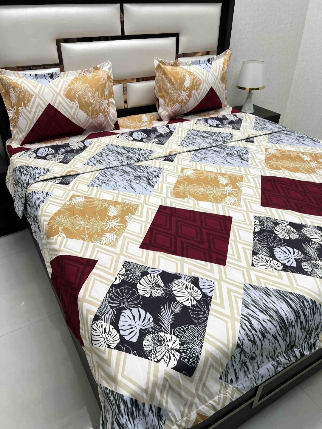 

Pure Decor Bedding of 4 Pieces Bedsheet Set (2.28m X 2.54m) With Comforter (2.21m X 2.46m), Grey