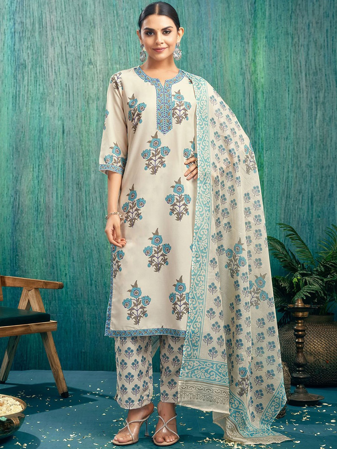 

SKYLEE Women Ethnic Motifs Printed Regular Kurta with Trousers & With Dupatta, Beige