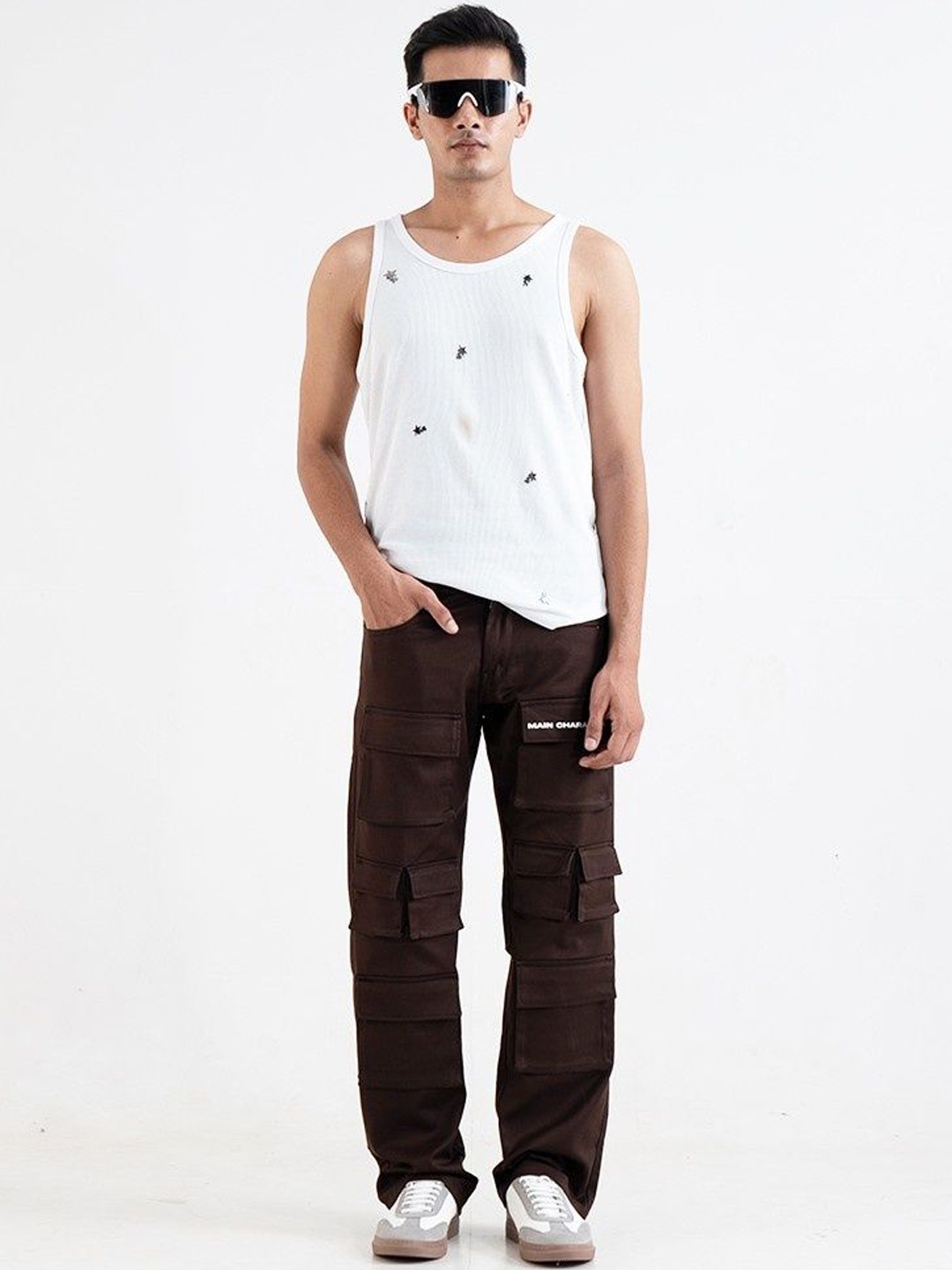 

Main Character India Unisex Relaxed Fit Mildly Distressed Jeans, Brown