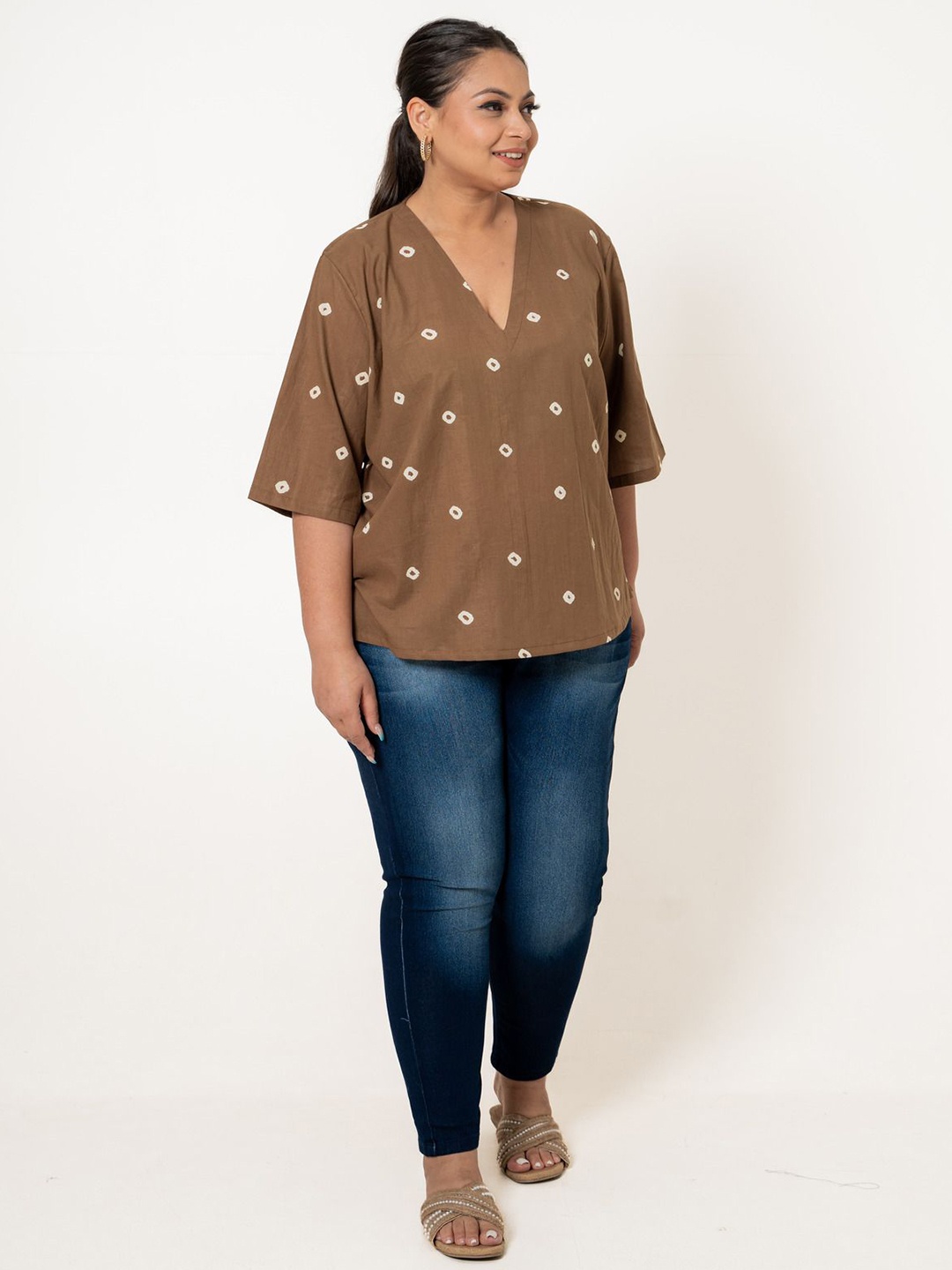 

ROZANAJAIPUR Women Printed V-Neck Pure Cotton Top, Brown