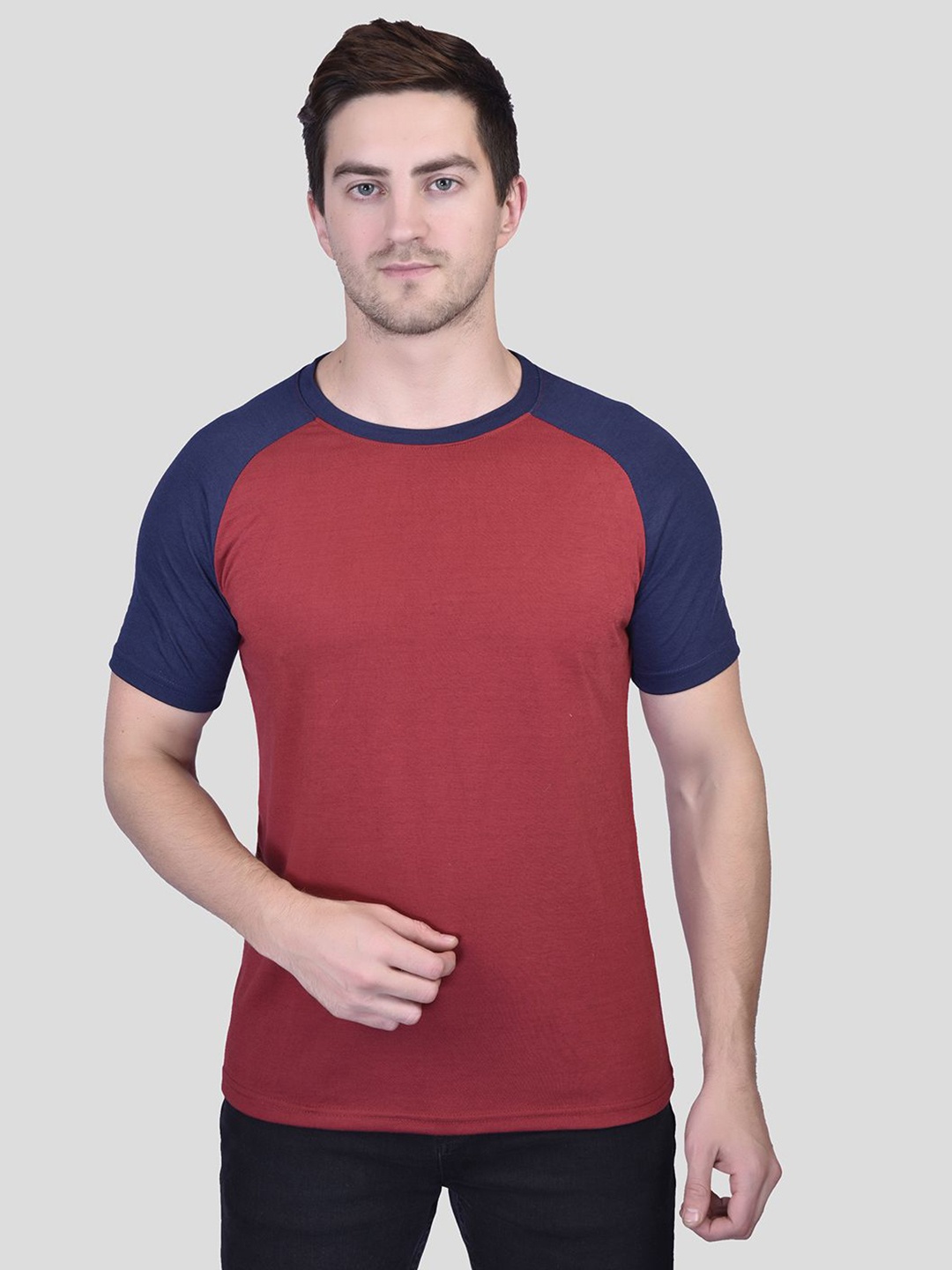 

KaamBhari Men Colourblocked T-shirt, Maroon