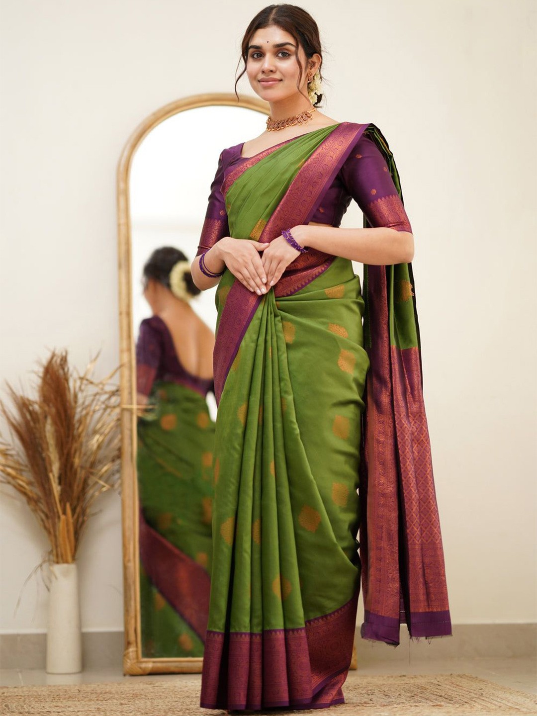 

Jinax Woven Design Zari Pure Silk Banarasi Saree, Olive