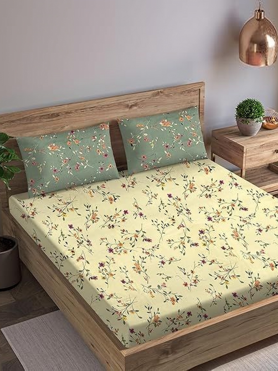 

Trance Home Linen Cream-Coloured & Green Floral 180 TC King Bedsheet with 2 Pillow Covers