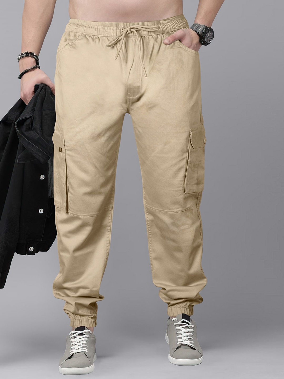 

Jb Just BLACK Men Loose Fit Joggers Trousers, Cream