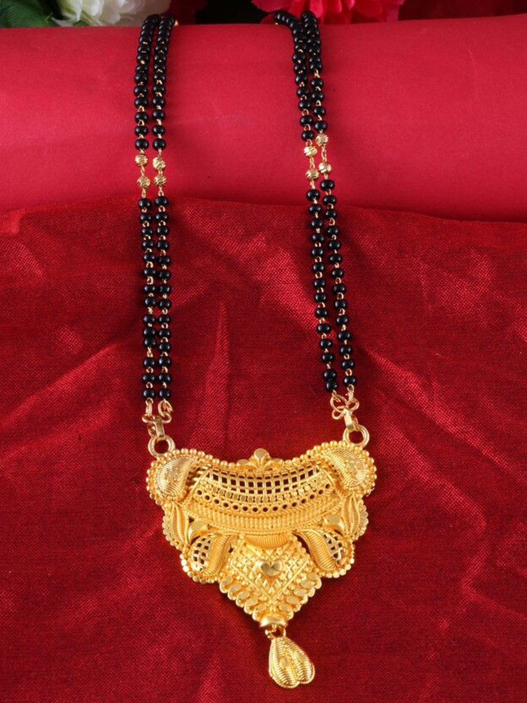 

DIVASTRI Gold-Plated Artificial Beads Mangalsutra