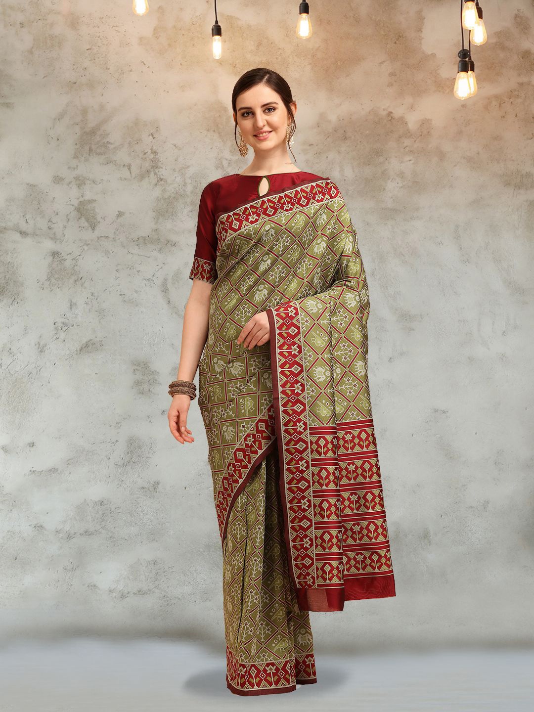 

DIVASTRI Woven Design Silk Cotton Designer Banarasi Saree, Lime green