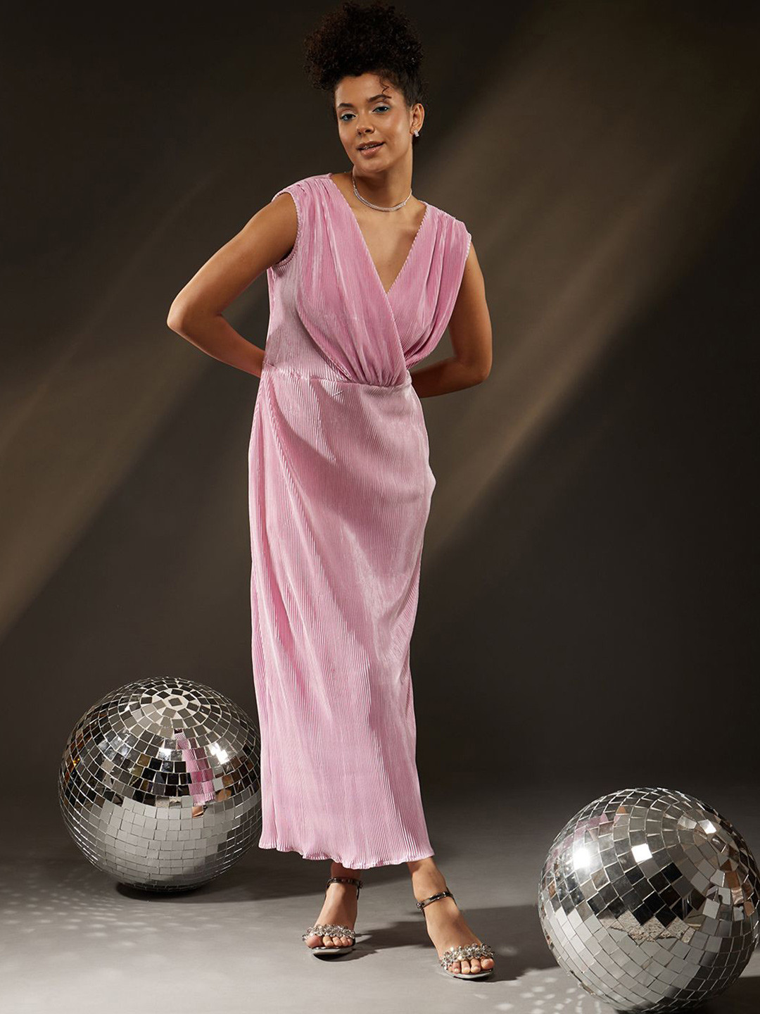 

The Roadster Lifestyle Co V Neck Sleeveless Maxi Dress, Pink