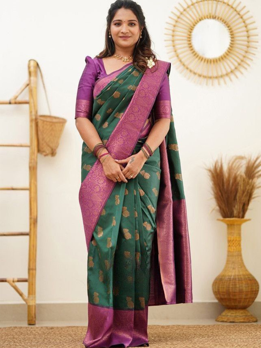 

Wuxi Woven Design Zari Pure Silk Banarasi Saree, Green