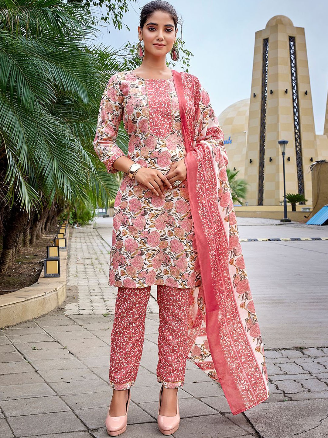 

DIVASTRI Women Floral Printed Regular Kurta with Trousers & With Dupatta, White
