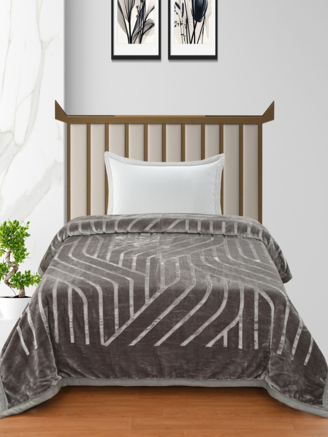 

Florida Grey & White Striped Mink Single Bed Blanket