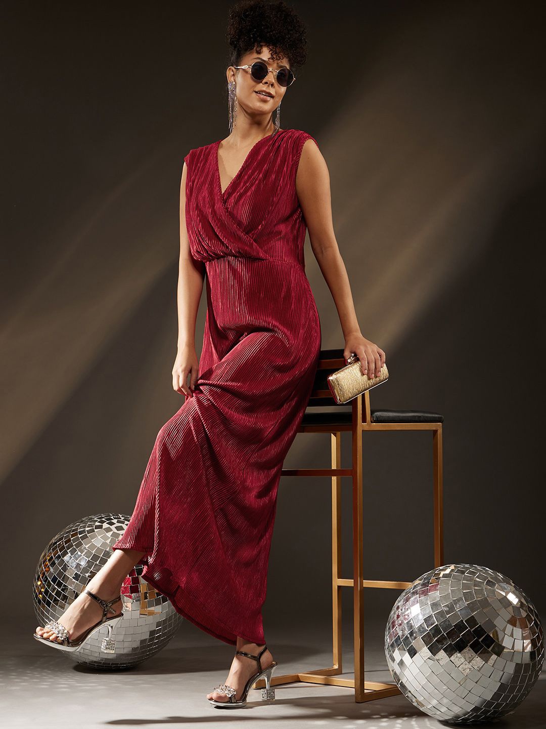 

The Roadster Lifestyle Co V Neck Sleeveless Maxi Dress, Red