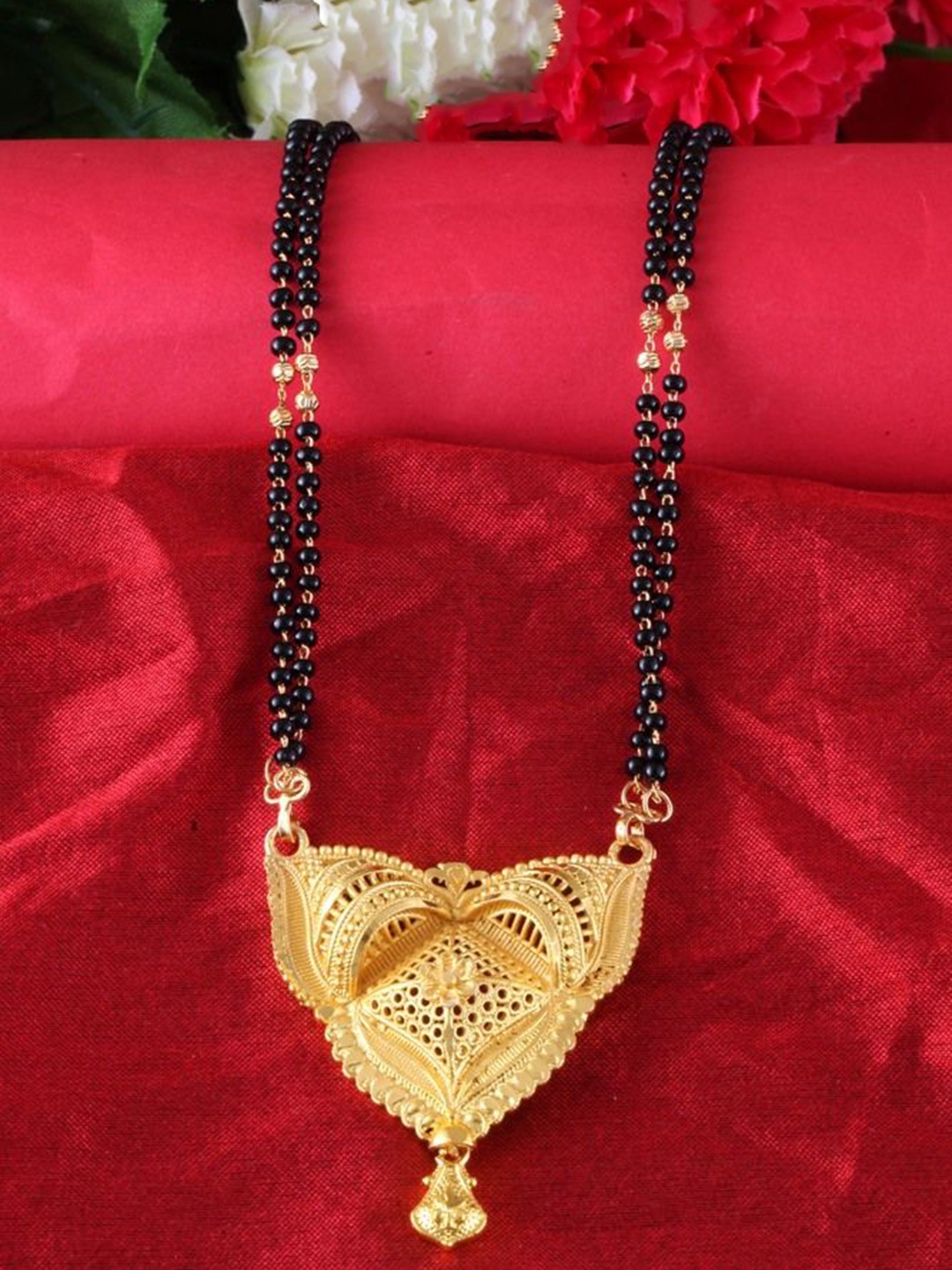 

DIVASTRI Gold-Plated Artificial Beads Mangalsutra