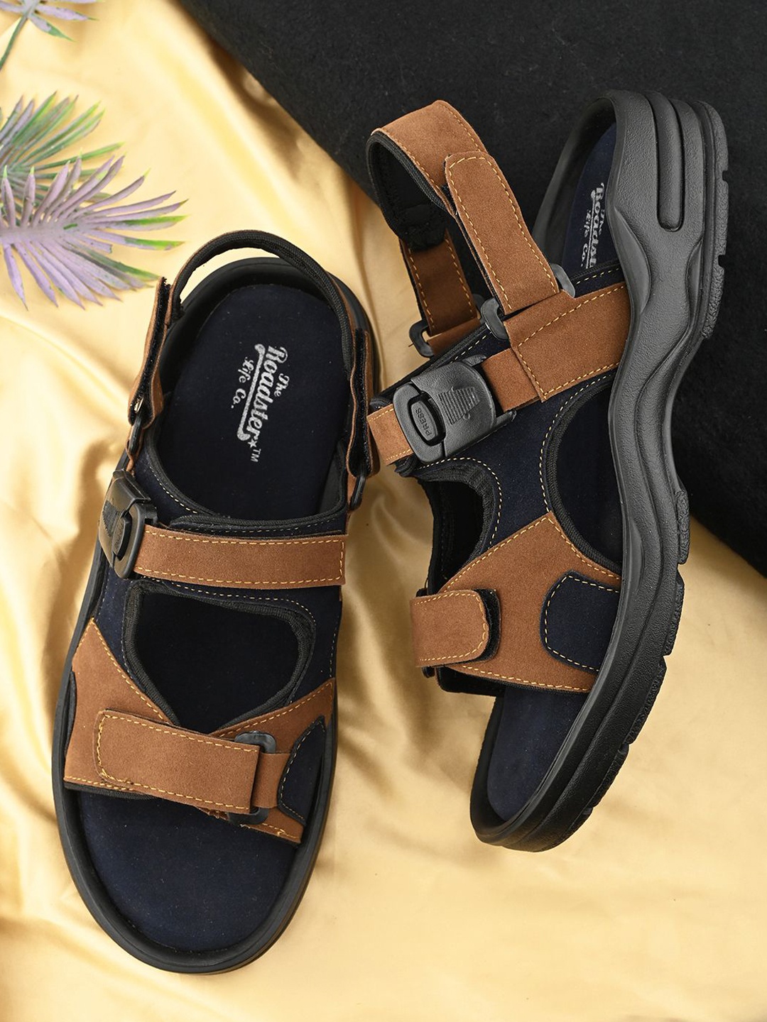

The Roadster Lifestyle Co Men Textured Sports Sandals, Tan