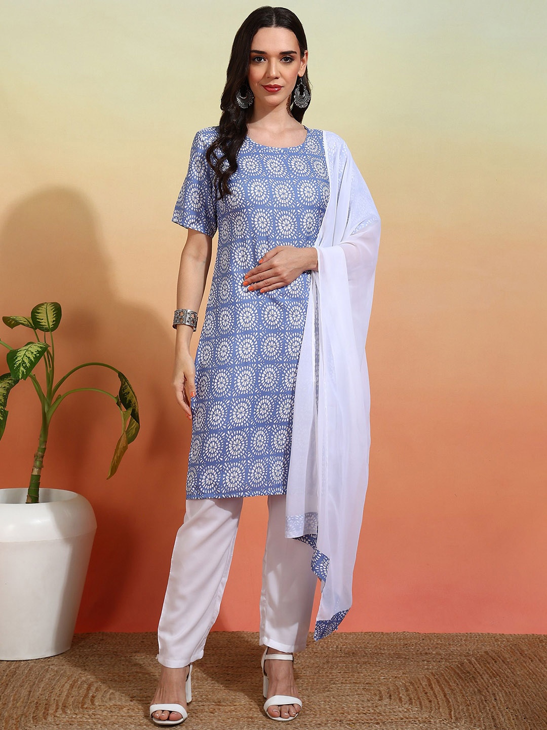 

DIVASTRI Women Printed Regular Kurta with Trousers & With Dupatta, Blue