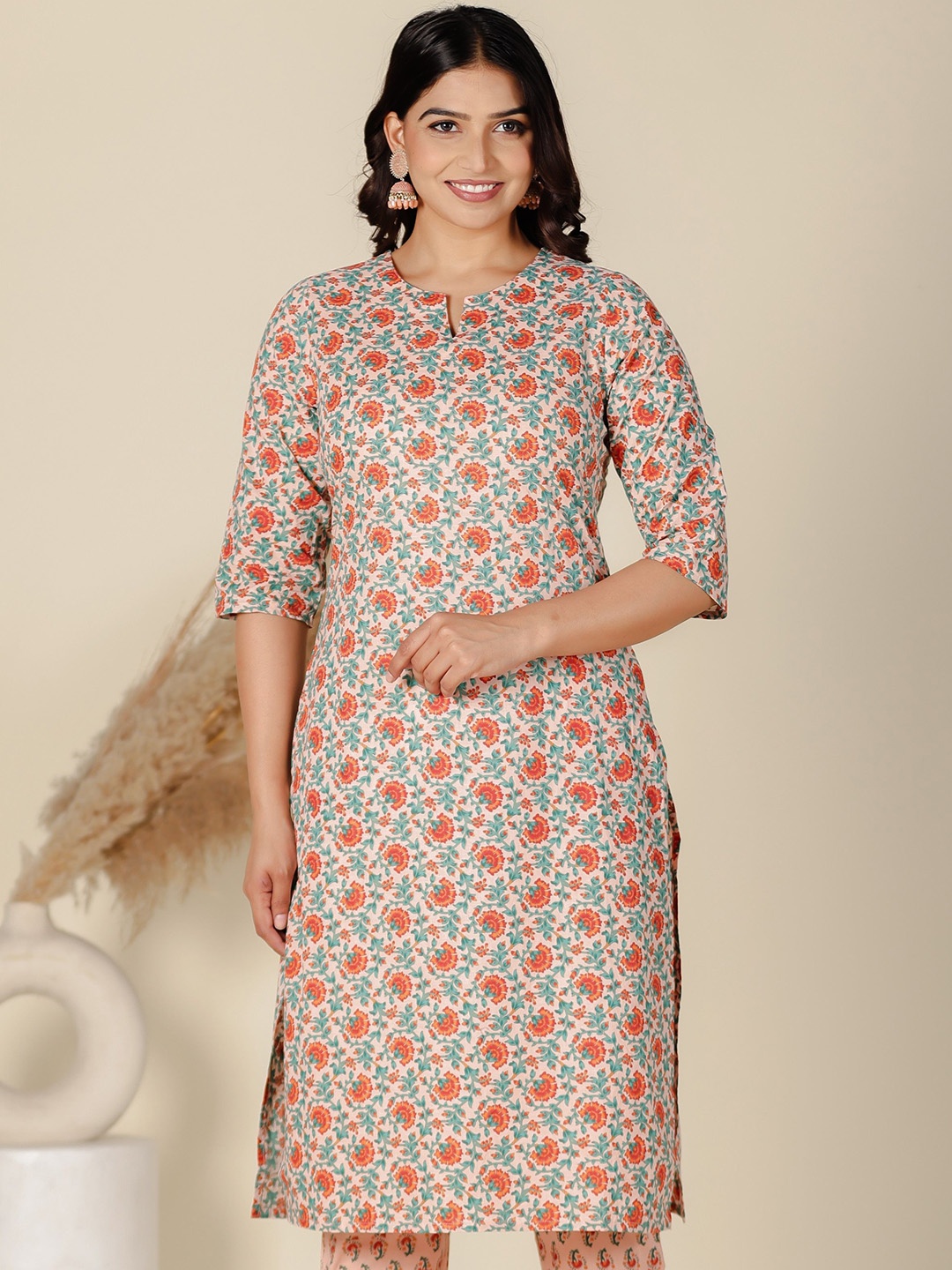 

Aramya Women Floral Printed Kurta, Orange