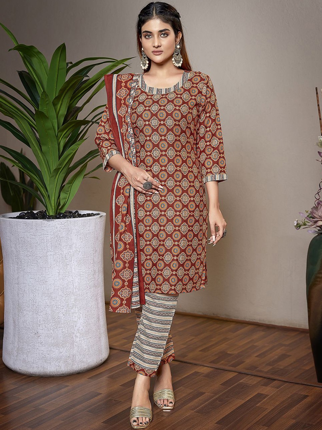 

DIVASTRI Women Printed Regular Kurta with Trousers & With Dupatta, Brown