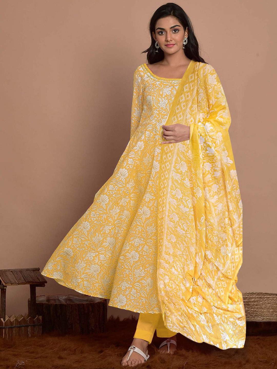 

7Threads Women Floral Printed Regular Kurta with Trousers & With Dupatta, Yellow
