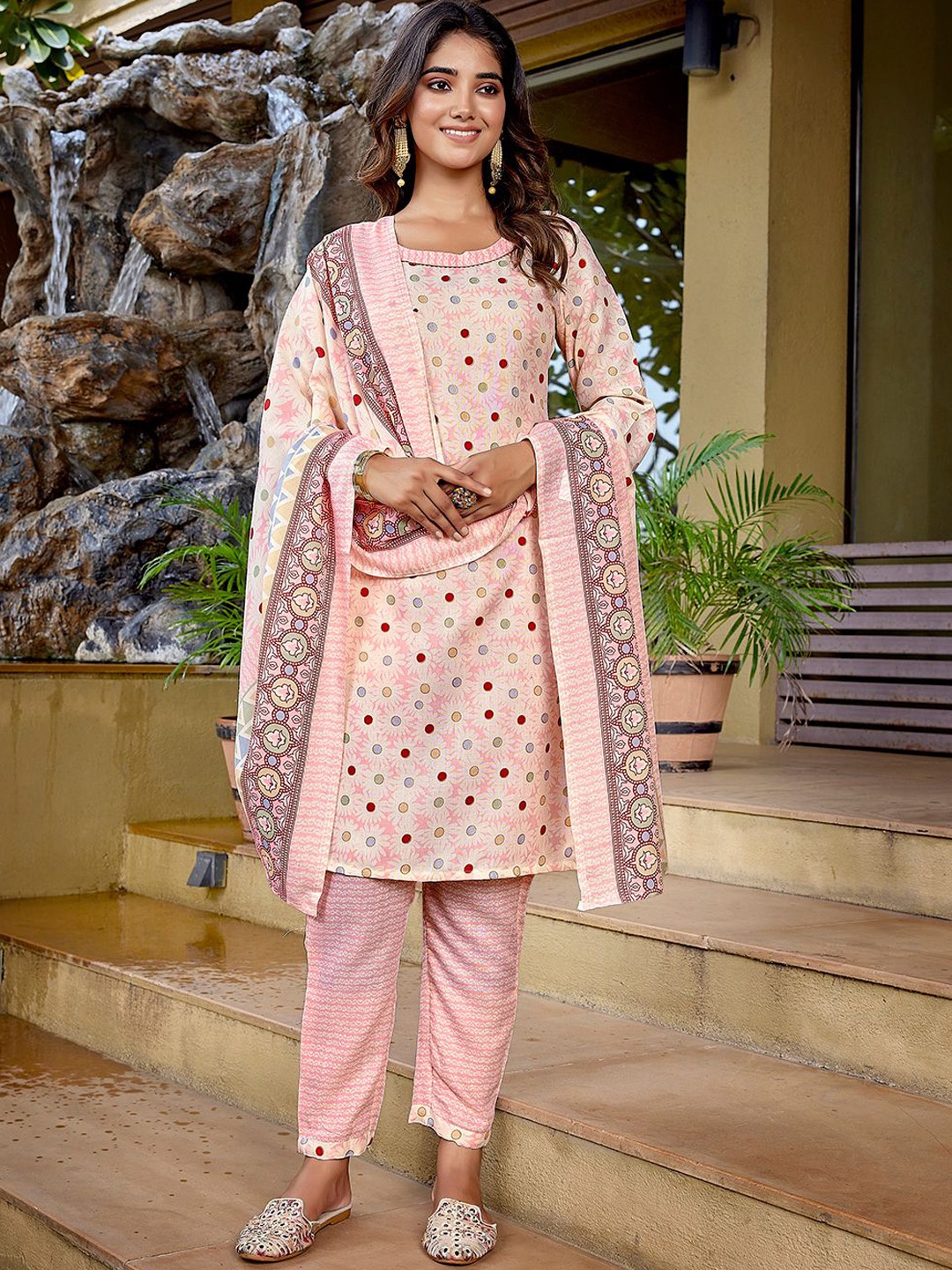 

DIVASTRI Women Floral Printed Regular Kurta with Trousers & With Dupatta, Pink