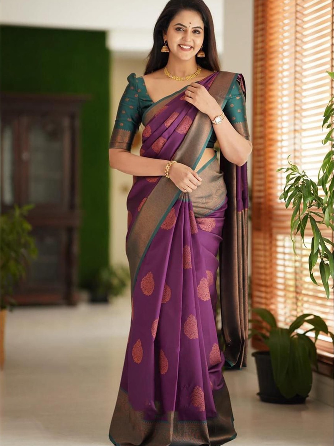 

Wuxi Woven Design Zari Pure Silk Banarasi Saree, Purple