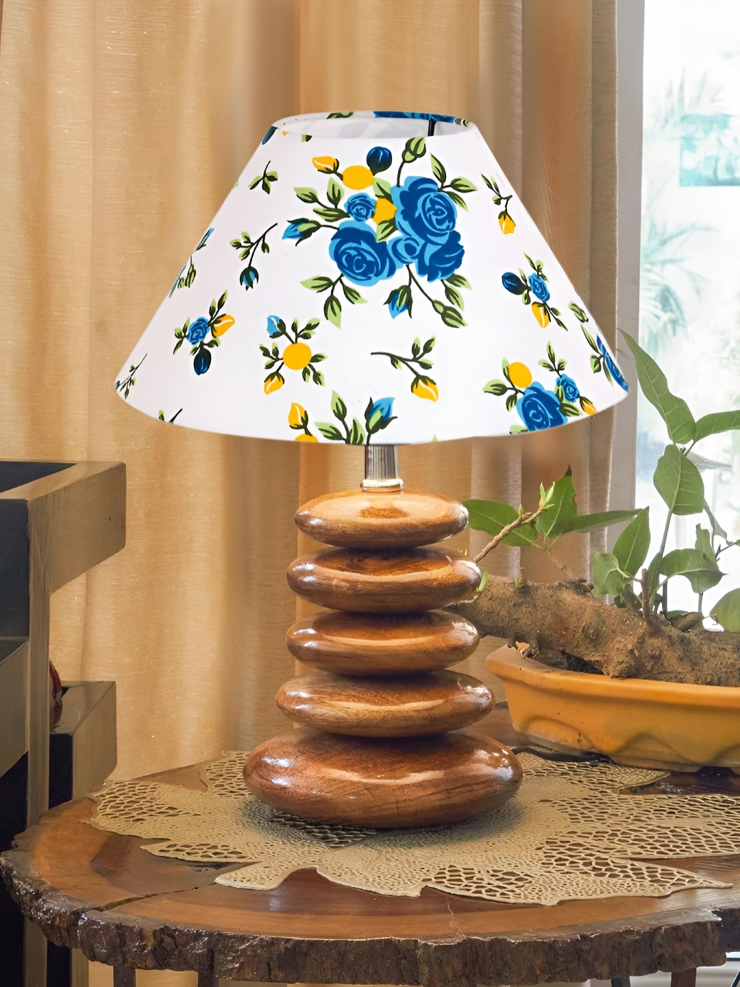 

Devansh White Wood Traditional Abstract Shaped Table Lamp