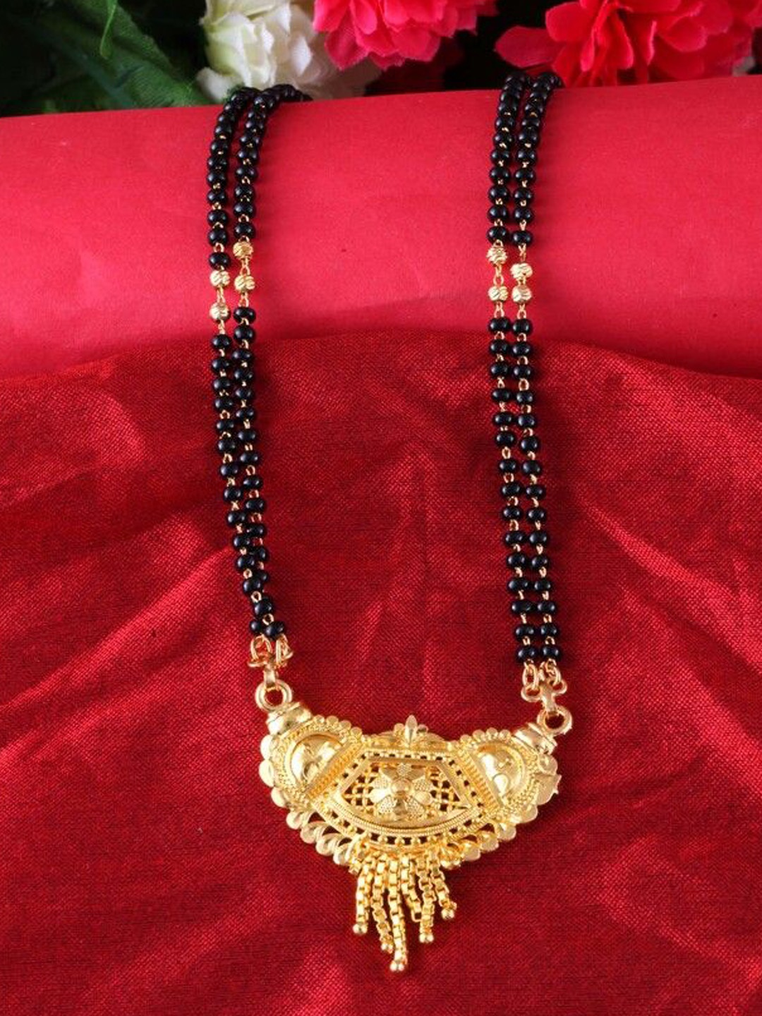 

DIVASTRI Gold-Plated Artificial Beads Mangalsutra