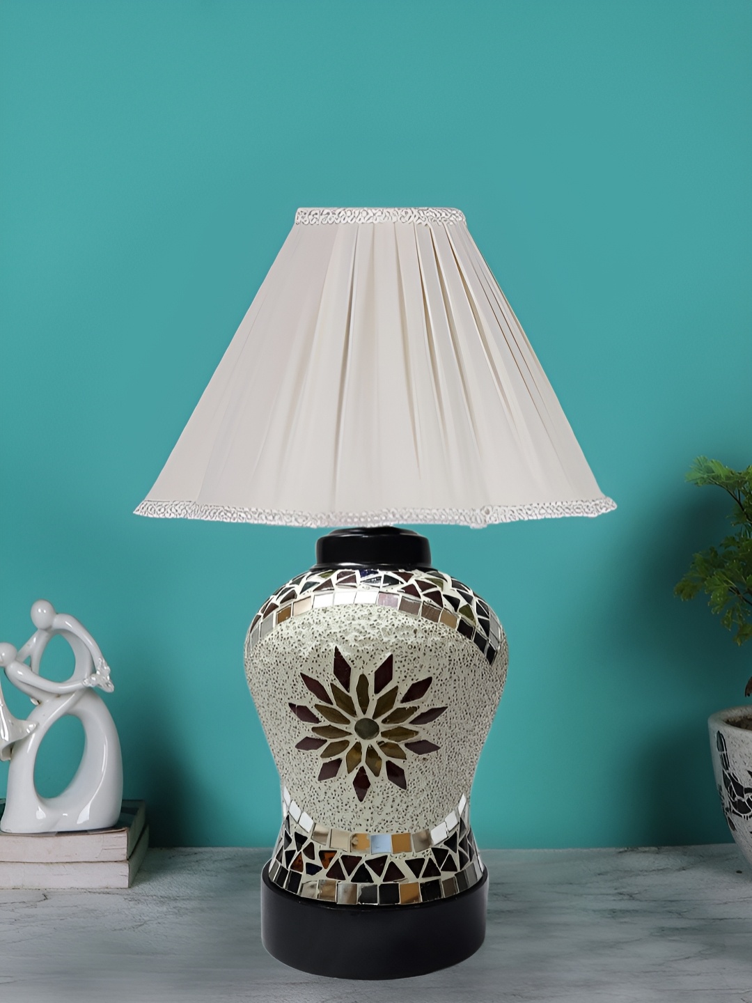 

Devansh Off White Glass Traditional Frusturical Shaped Table Lamp