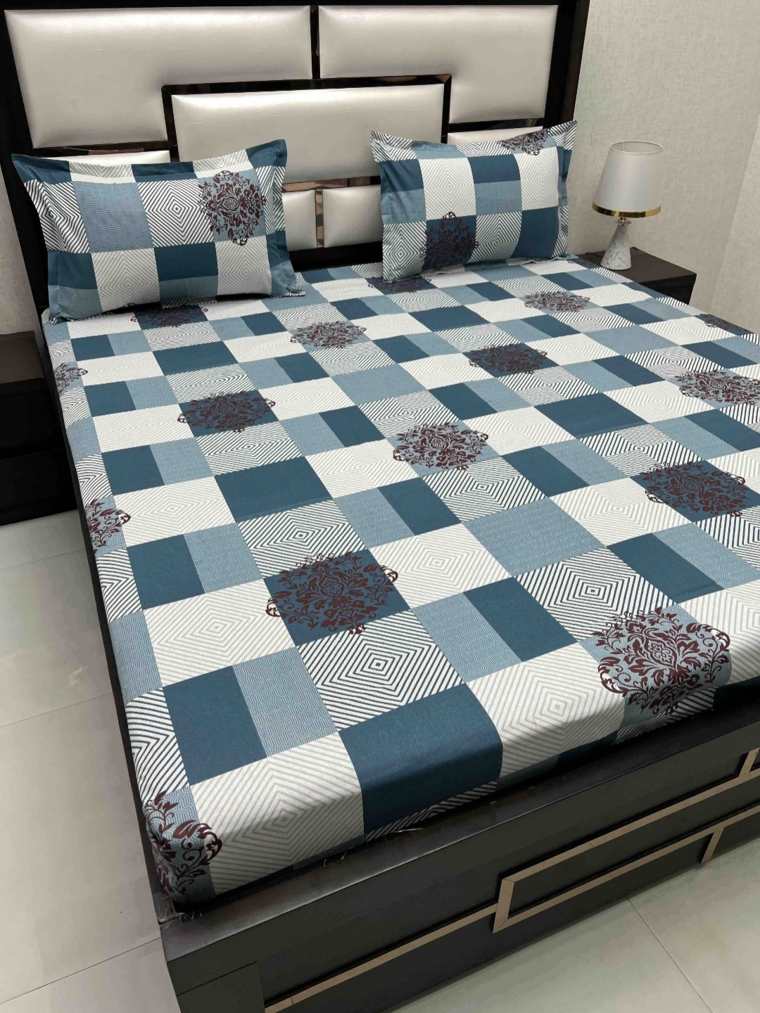 

Pure Decor Passion Green Geometric Pure Cotton 350 TC Queen Bedsheet Set 2.25 m x 2.57 m
