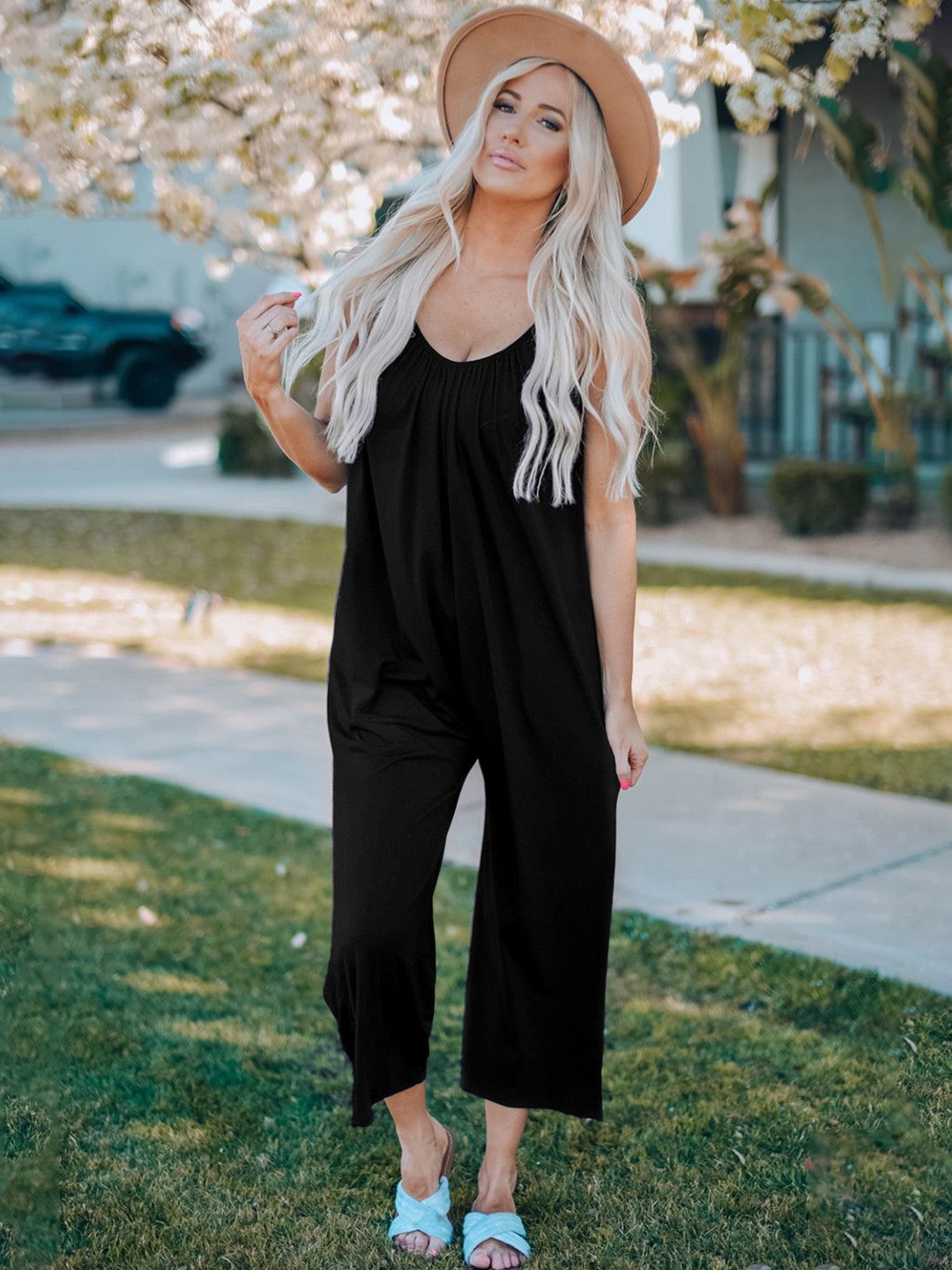 

StyleCast Women Sleeveless Basic Jumpsuit, Black