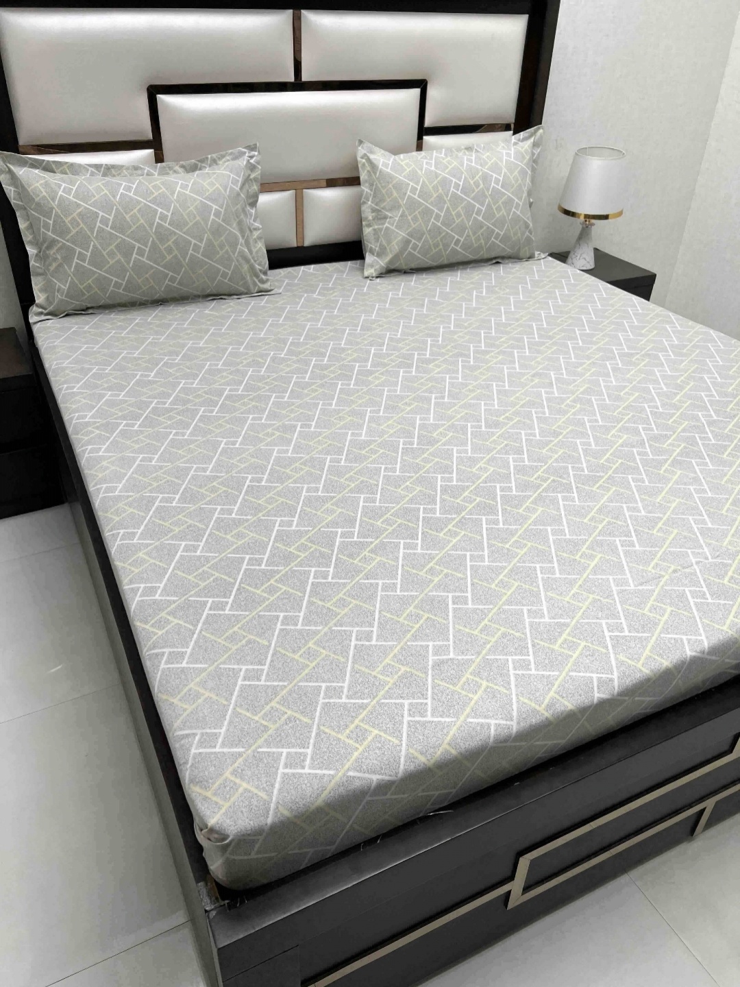 

Pure Decor Passion Grey Geometric Pure Cotton 220TC Queen Bedsheet Set 2.26 m x 2.54 m