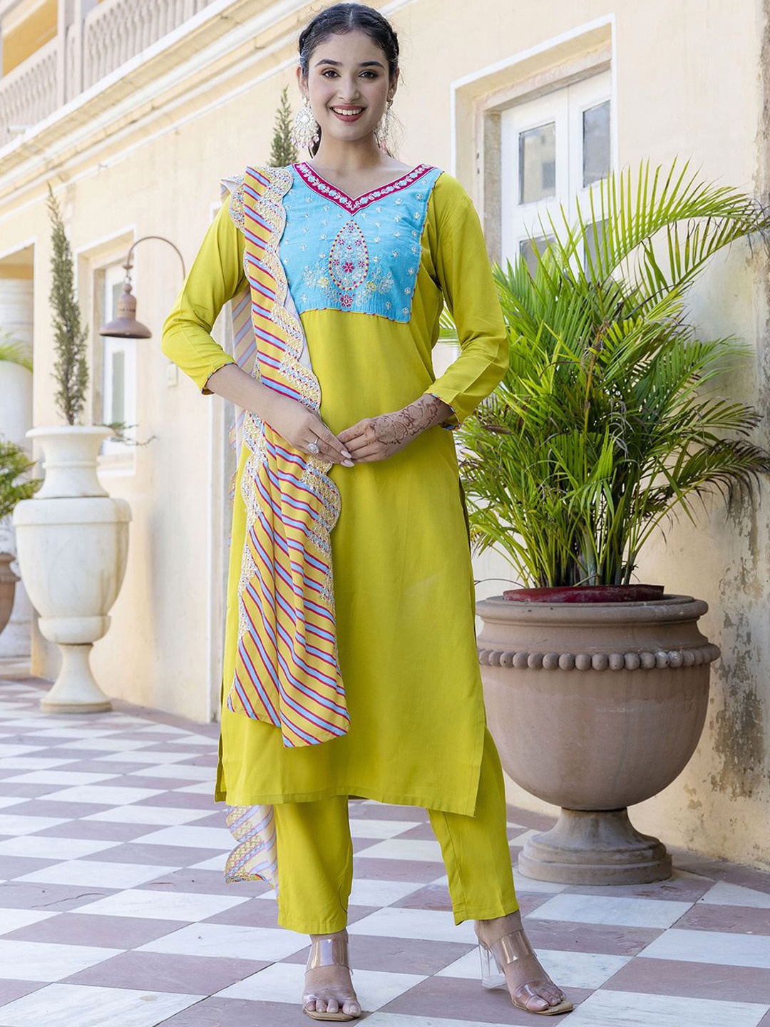 

Navlik Women Floral Embroidered Regular Kurta with Trousers & With Dupatta, Yellow