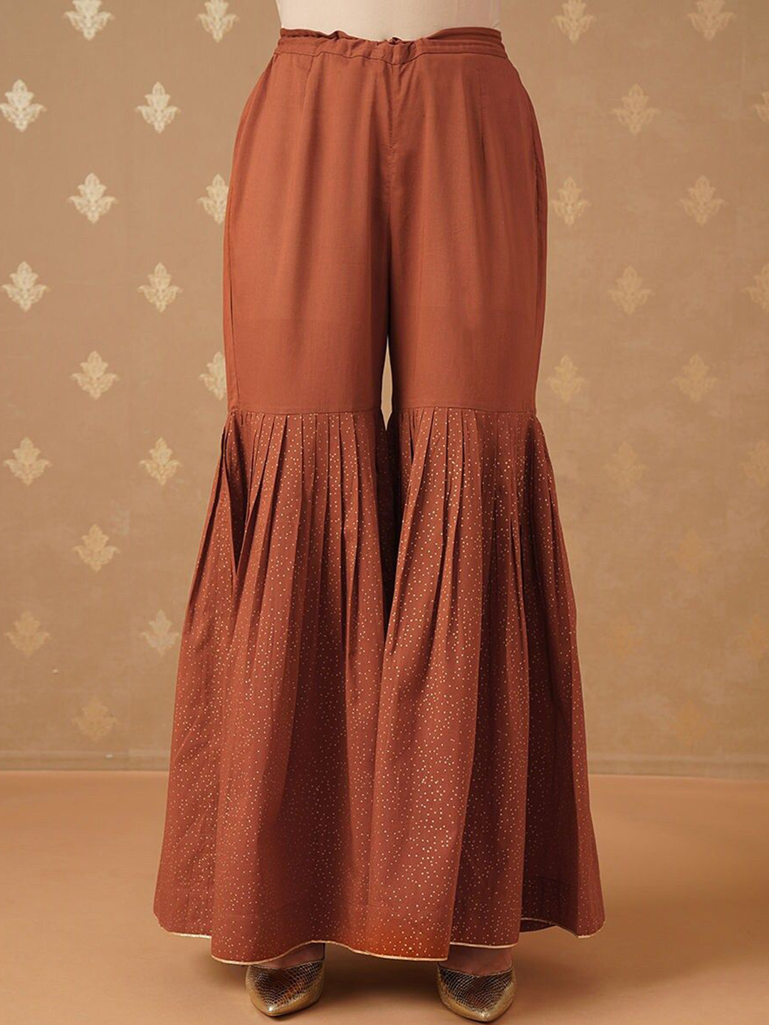 

JAYPORE Women Printed Pleated Trousers, Red
