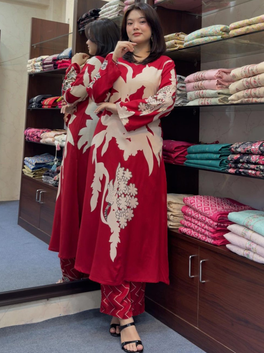 

KALINI Women Floral Printed Regular Kurta with Palazzos, Red